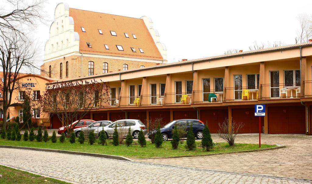 גיז'יצקו Hotel Zamek מראה חיצוני תמונה